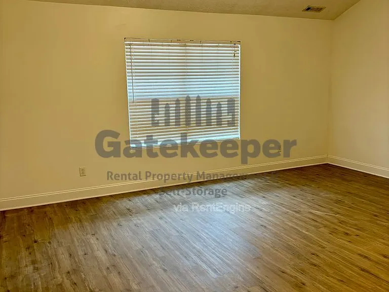 76 Intown Pl — Photo 8