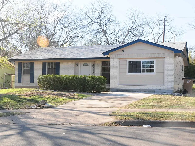 8522 Bradford Dr — Photo 1