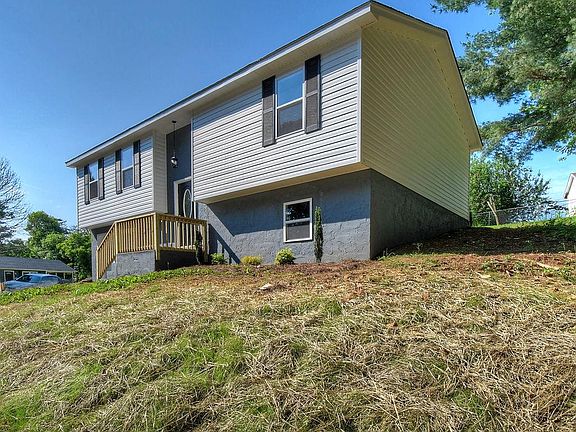 2nd image of 1203 Idlewylde Cir