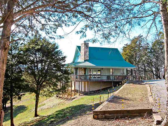 3rd image of 565 Topaz Way