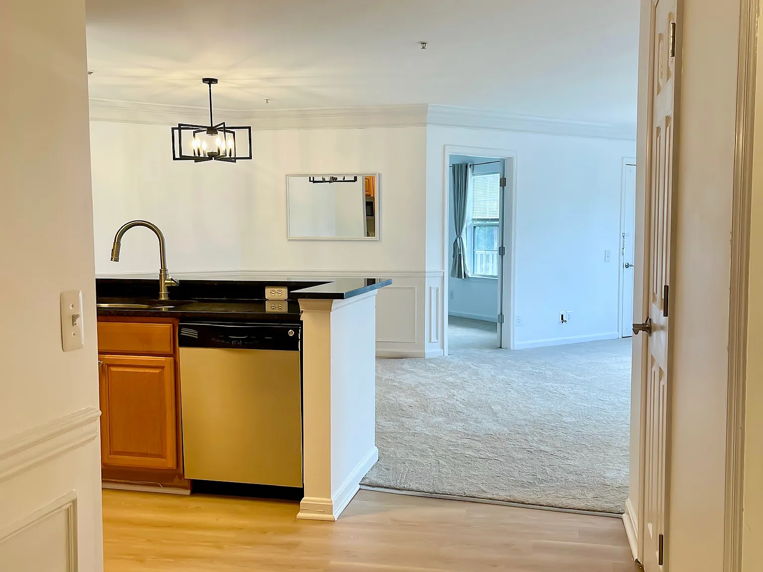 2 bed, 1133 sqft, $2,450 — Photo 3