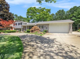 4491 Deckerland St, West Bloomfield, MI 48323