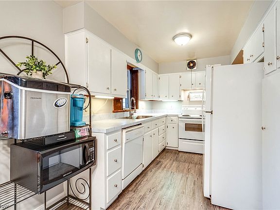 5th image of 346 Tallwood Dr