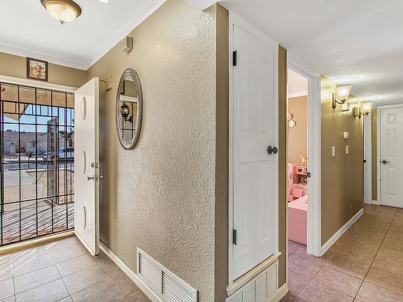 3rd image of 3629 Breckenridge Dr