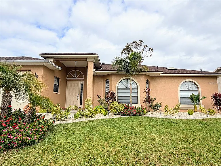 1503 Overland Dr — Photo 1
