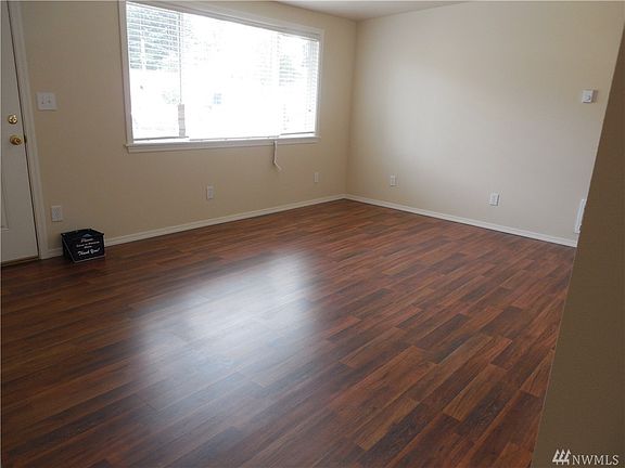 3rd image of 10222 Villa Ln SW