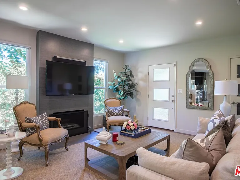 9001 Phyllis Ave — Photo 3