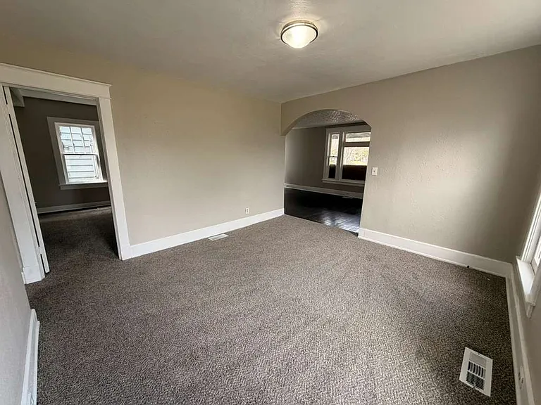 1063 Norwood Ave #1 — Photo 9