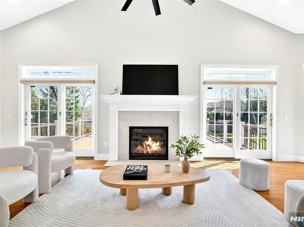 125 E Gramercy Place, Glen Rock, NJ 07452