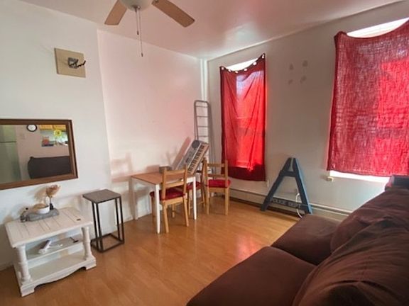 4th image of 1049 Jefferson Ave #2F