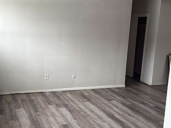5th image of 2250 Woodbridge Ave APT 3