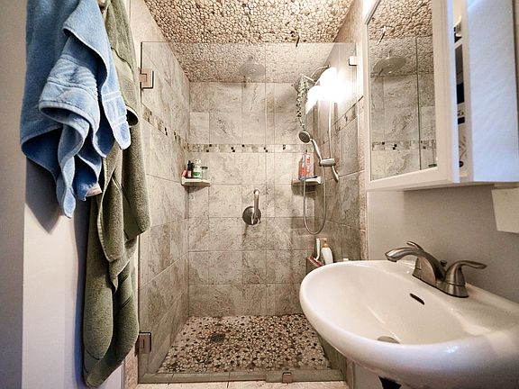 5th image of 1620 Redcoat Dr #1B-183SQFT