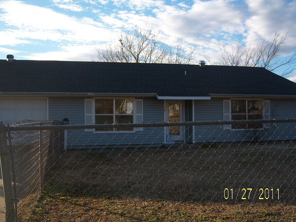1st image of 727 N D St