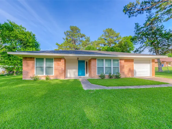 814 N Willis Ave, Livingston, TX 77351