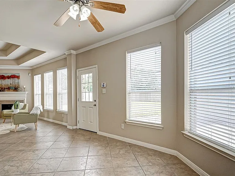 4602 Butler Springs Ln — Photo 14