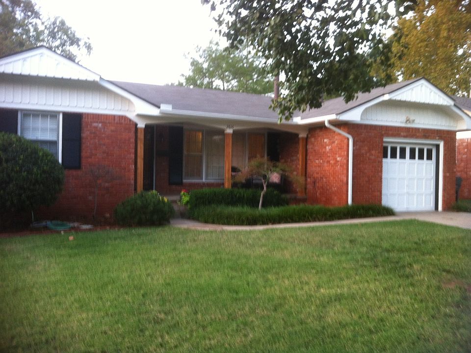 1st image of 2616 Huntleigh Dr