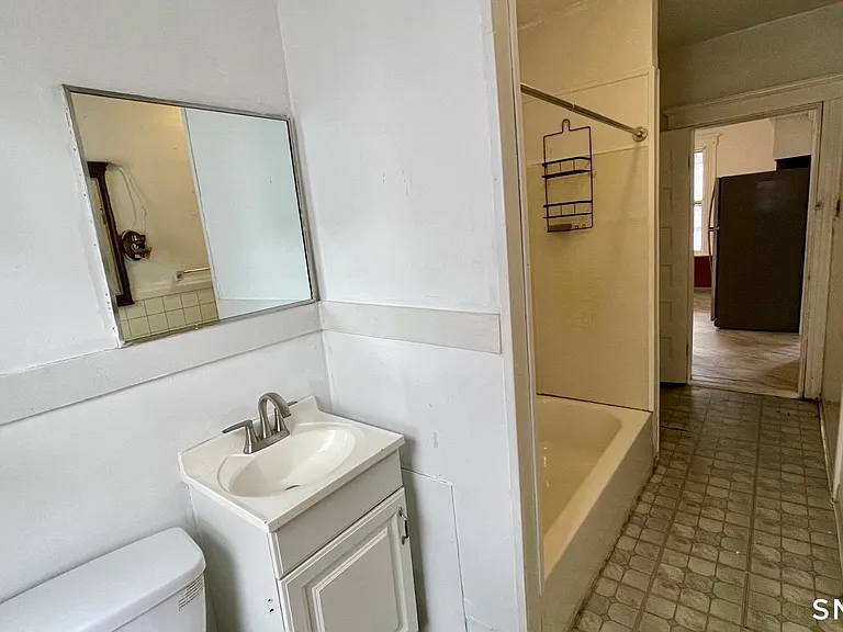 58 E Pearl St — Photo 8