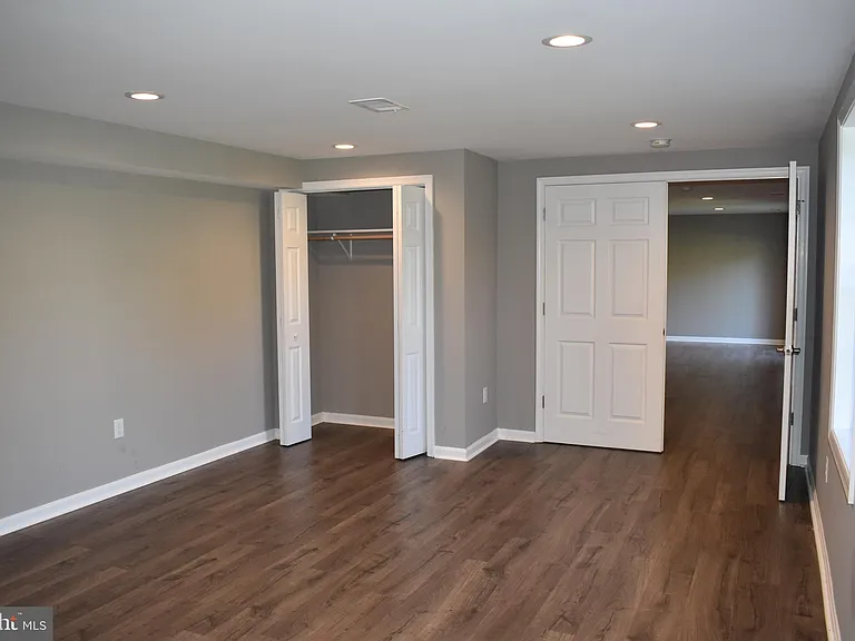 2174 E Greenleaf Dr — Photo 31
