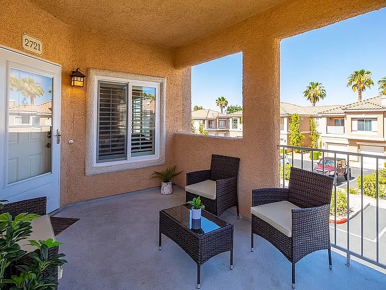 251 S Green Valley Pkwy #2721 — Photo 17