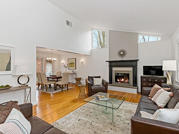 HillaryL-109 Fuller Rd-3.JPG