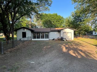 113 N Wilson St, Boyd, TX 76023