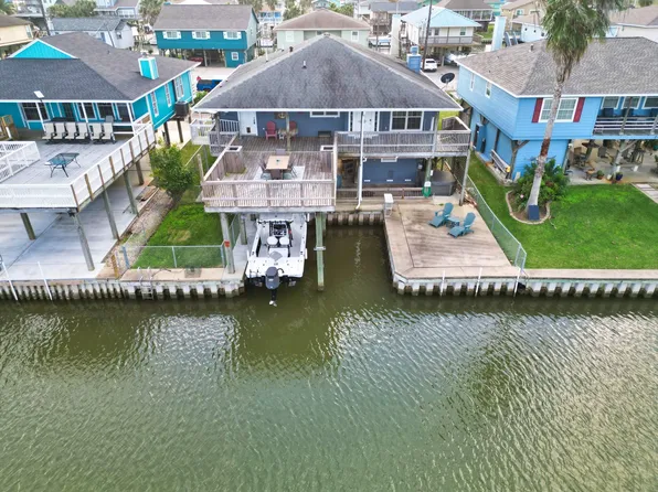 123 Four Master Rd, Freeport, TX 77541