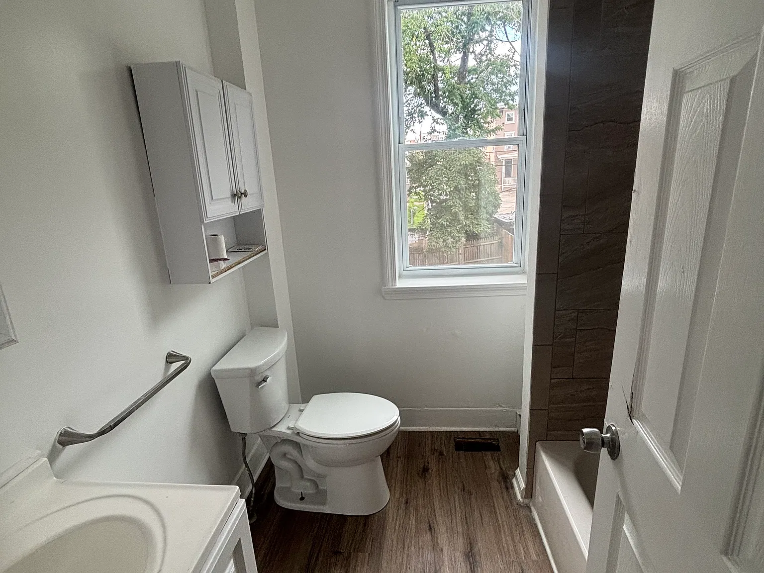 1037 Green St — Photo 4