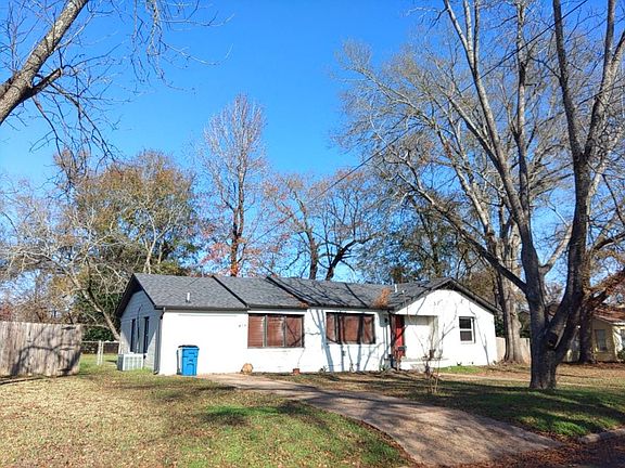 3rd image of 1024 Edgewood Dr