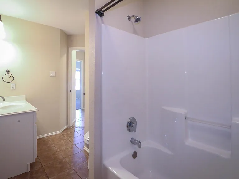 1507 Nightingale Ln — Photo 16