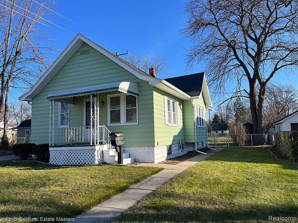 1812 Riverside Dr, Port Huron, MI 48060 Zillow