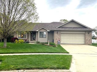 507 Stonegate Cir, Sergeant Bluff, IA 51054