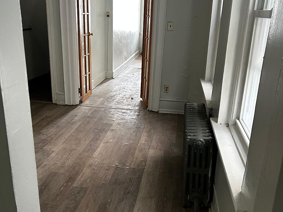 2nd image of 5254 Walnut St