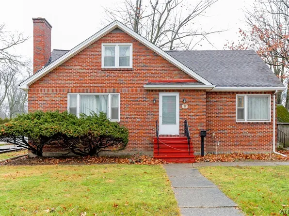 11 S Shore Blvd, Lackawanna, NY 14218