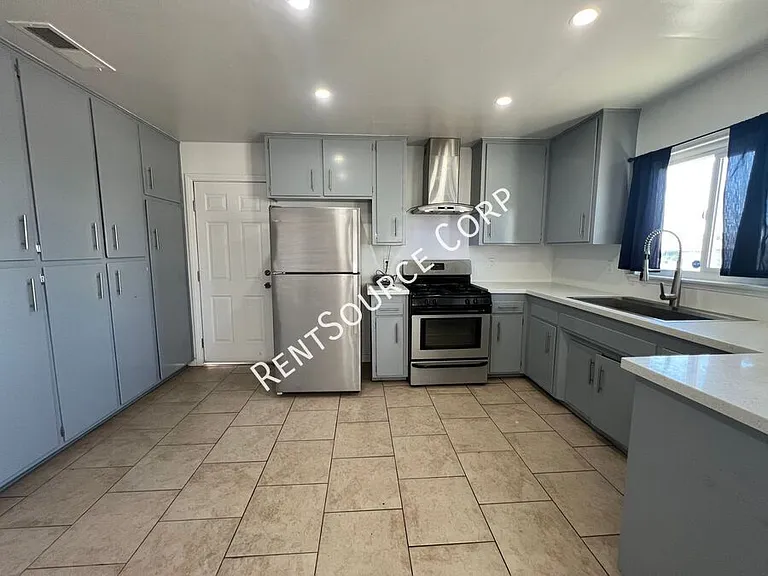 222 E Virginia Way — Photo 7