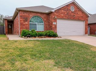 6925 Day Dr, Fort Worth, TX 76132