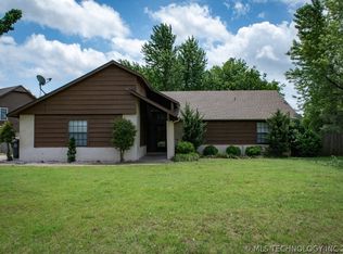 2724 W 68th St, Tulsa, OK 74132
