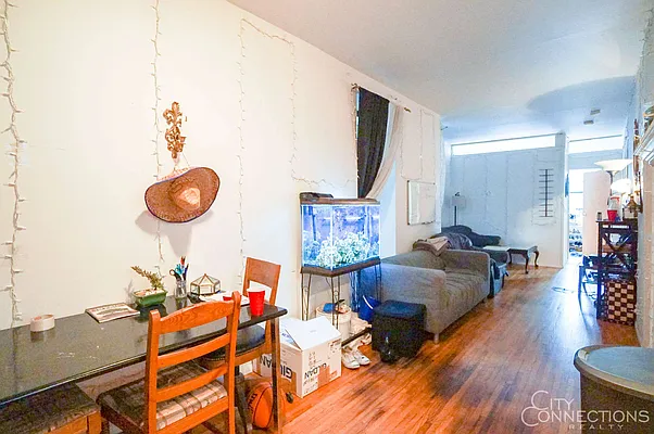 Rented by City Connections Realty | media 40