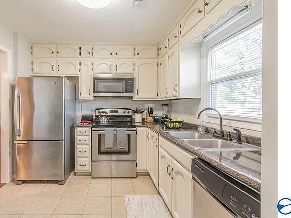2nd image of 11502 Jade Ln SE