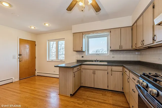 3552 N Oleander Ave #205 — Photo 9