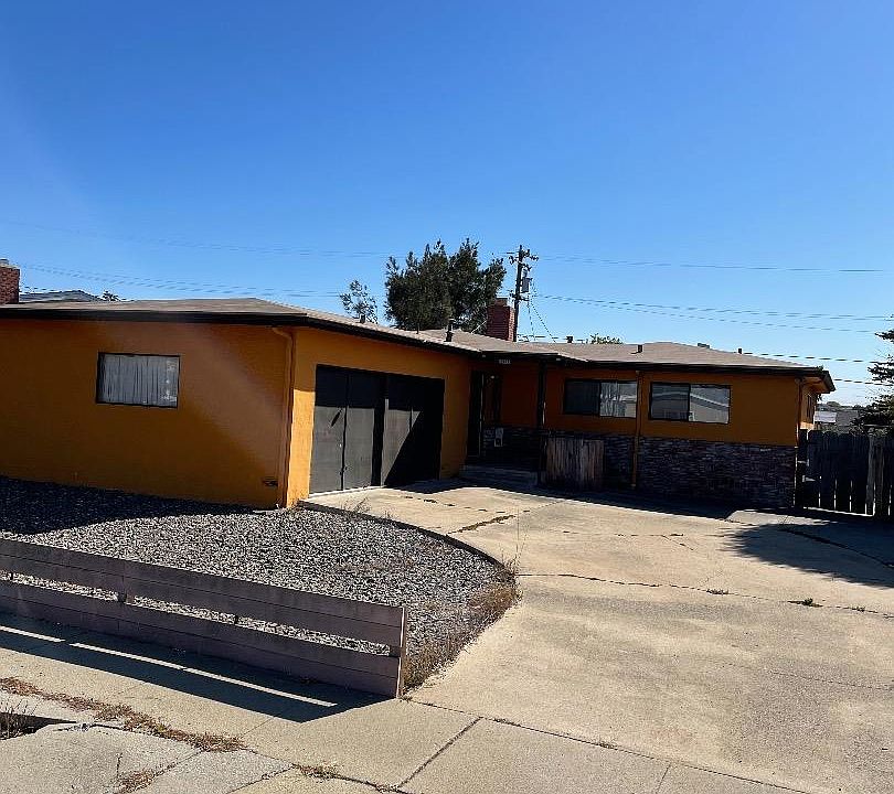 2nd image of 3204 Vista Del Camino