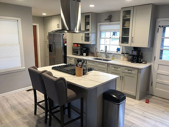 3rd image of 1812 Mackinaw Pl SE