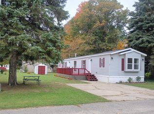 27 Locust Ct, Muskegon, MI 49445