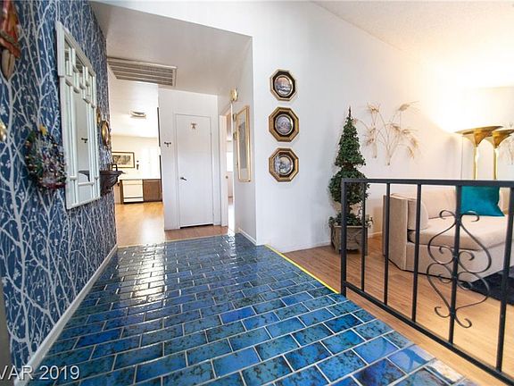 3rd image of 3888 Avila St