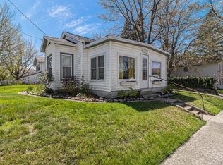 81 E 3rd St, Pentwater, MI 49449