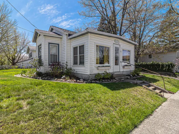 81 E 3rd St, Pentwater, MI 49449