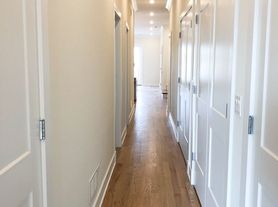 Sublet - 3 Bed 2 Bath Condo Quality In Roscoe Village Pet Friendly Available November 15th, 3 br / 2.0 ba, $3600