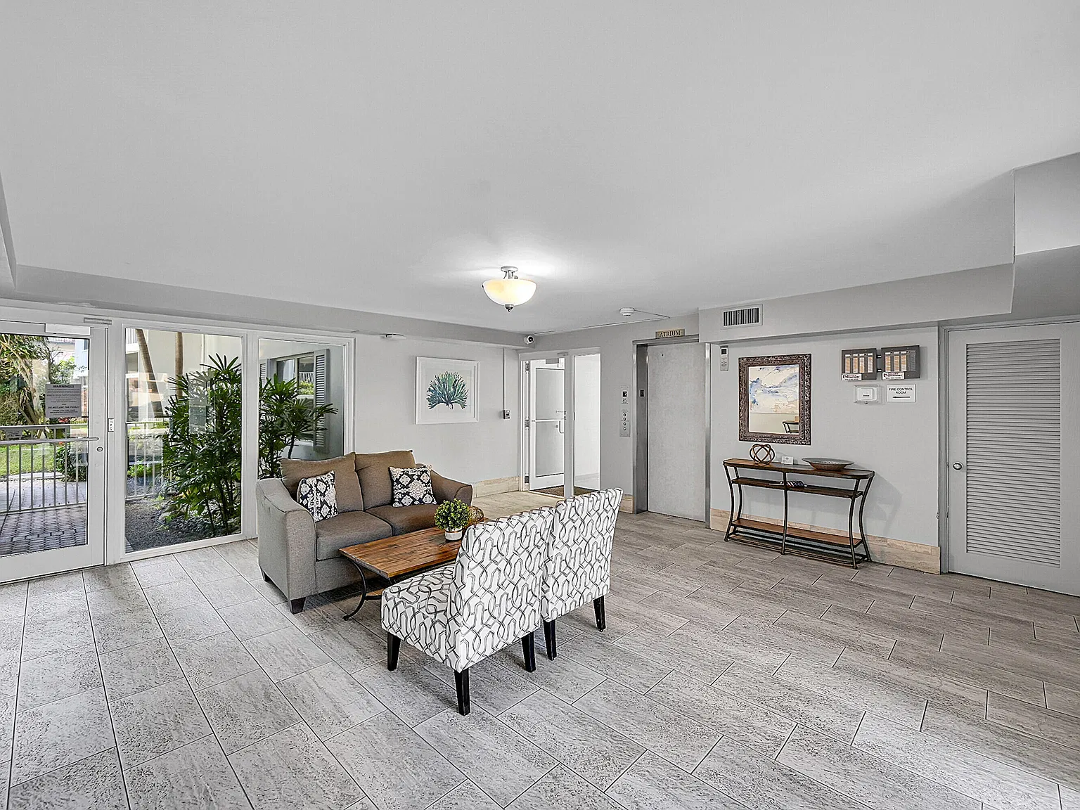 800 E Camino Real — Photo 4