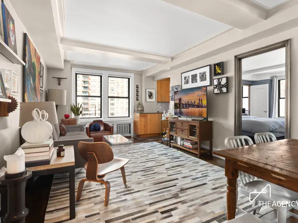 333 East 53rd Street image 8 of 10