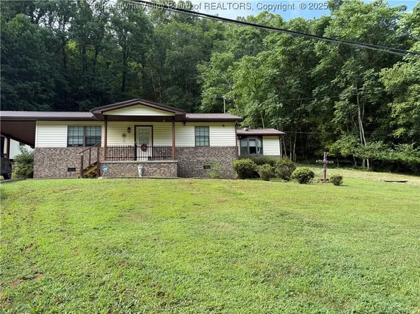 514 Fowler Branch Rd, Chapmanville, WV 25508