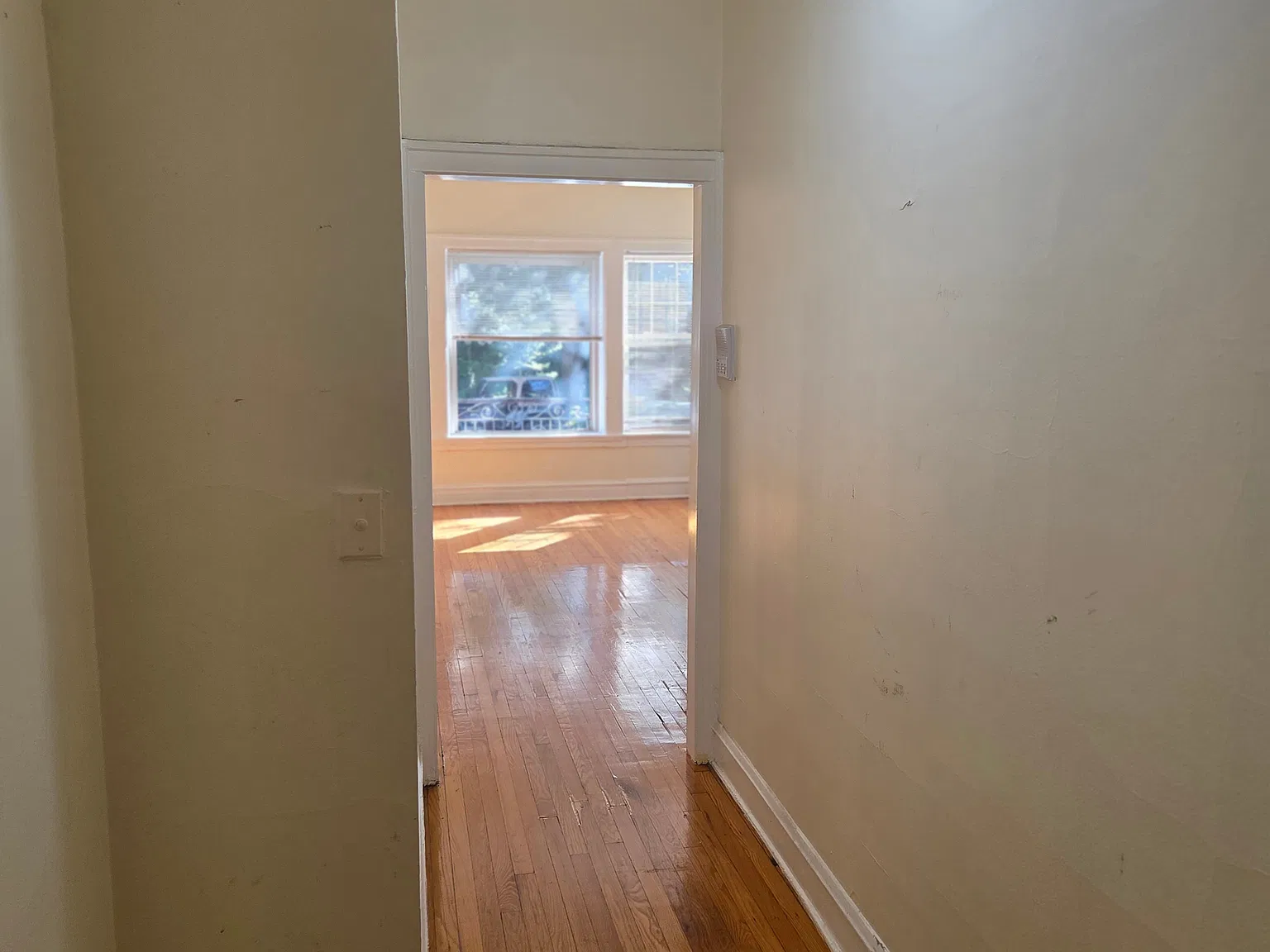 2 bed, 1000 sqft, $1,750 — Photo 2